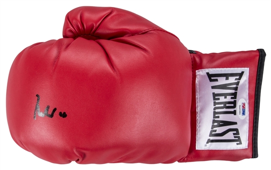 Muhammad Ali Signed Everlast Boxing Glove (PSA/DNA GEM MT 10)